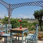 Homely 2bd In Dassia