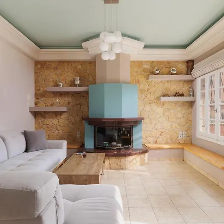 Homely 2bd In Dassia * カト・コラキアナ