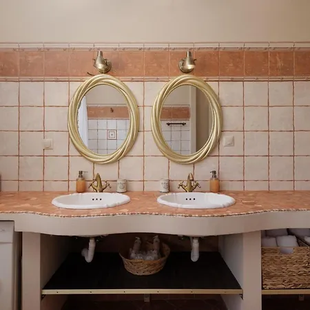 Homely 2bd In Dassia アパート