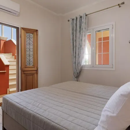 Homely 2bd In Dassia Κάτω Κορακιάνα