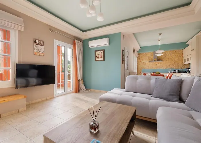 Homely 2bd In Dassia 公寓 卡托克拉克阿纳