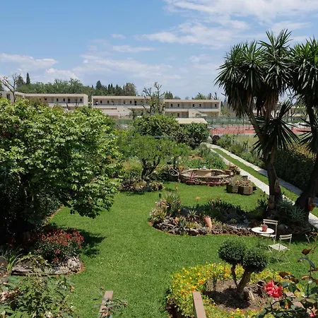 Homely 2bd In Dassia Apartamento