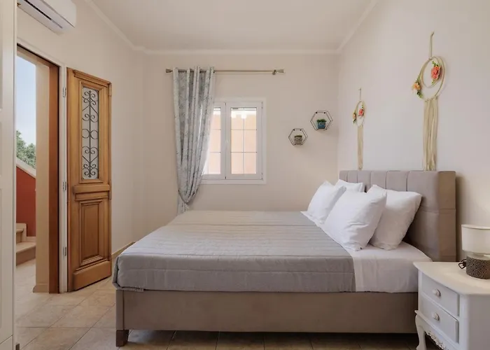 Homely 2bd In Dassia * Kato Korakiana