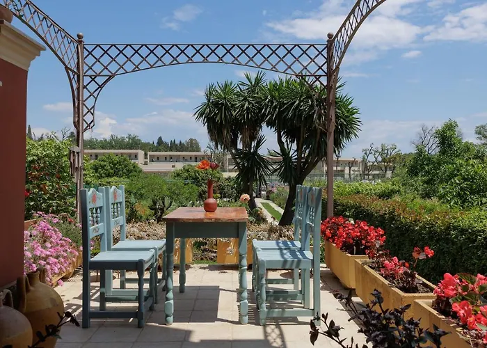 Homely 2bd In Dassia